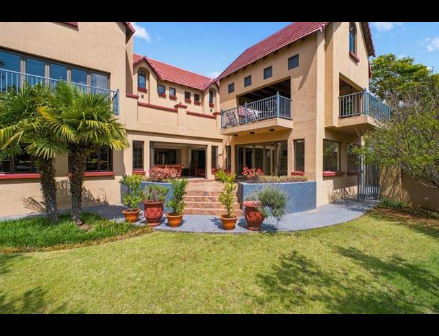 6 BEDROOM HOUSE FOR SALE IN MIDSTREAM ESTATE